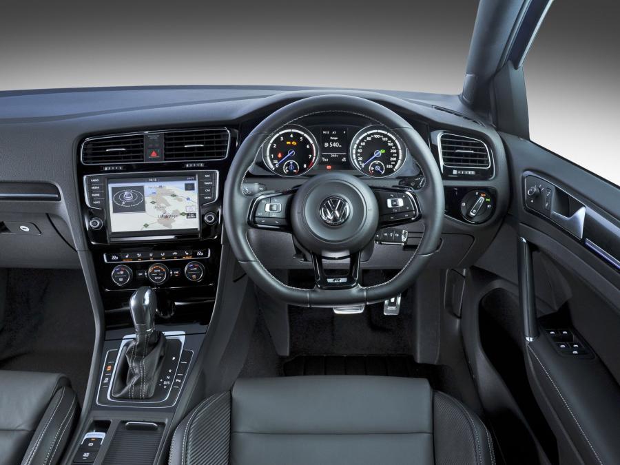  Volkswagen Golf R 5-Door 2014 года  (ZA) (фото 9 из 18)